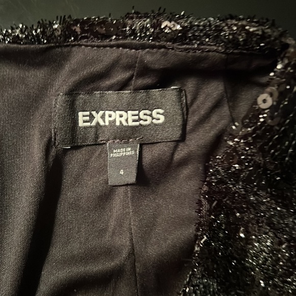 Express BLACK Skirt - Shell/Couch Extereure - Size 4 - Picture 3 of 5